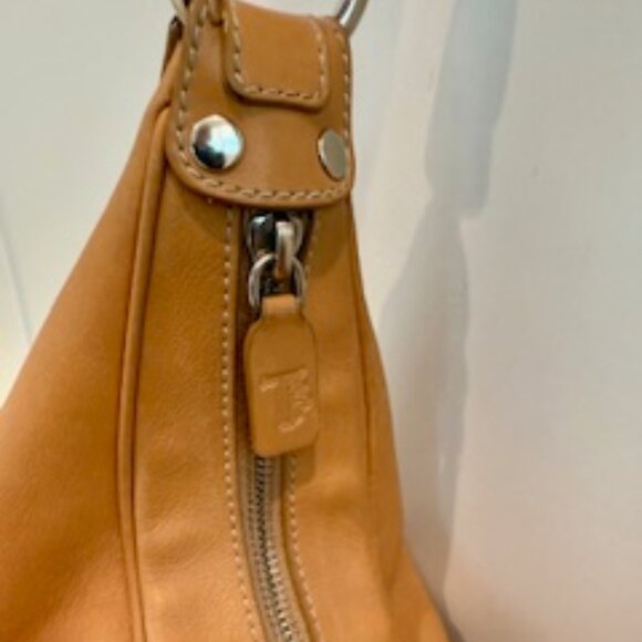 VINTAGE TOD'S TAN LEATHER HOBO BAG HANDBAG * MADE IN ITALY - Picture 9 of 15